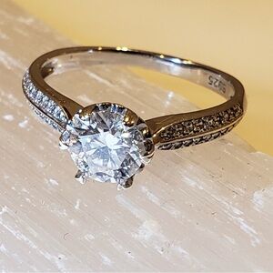 925 Sterling Silver Ring with Moissanite Gemstone